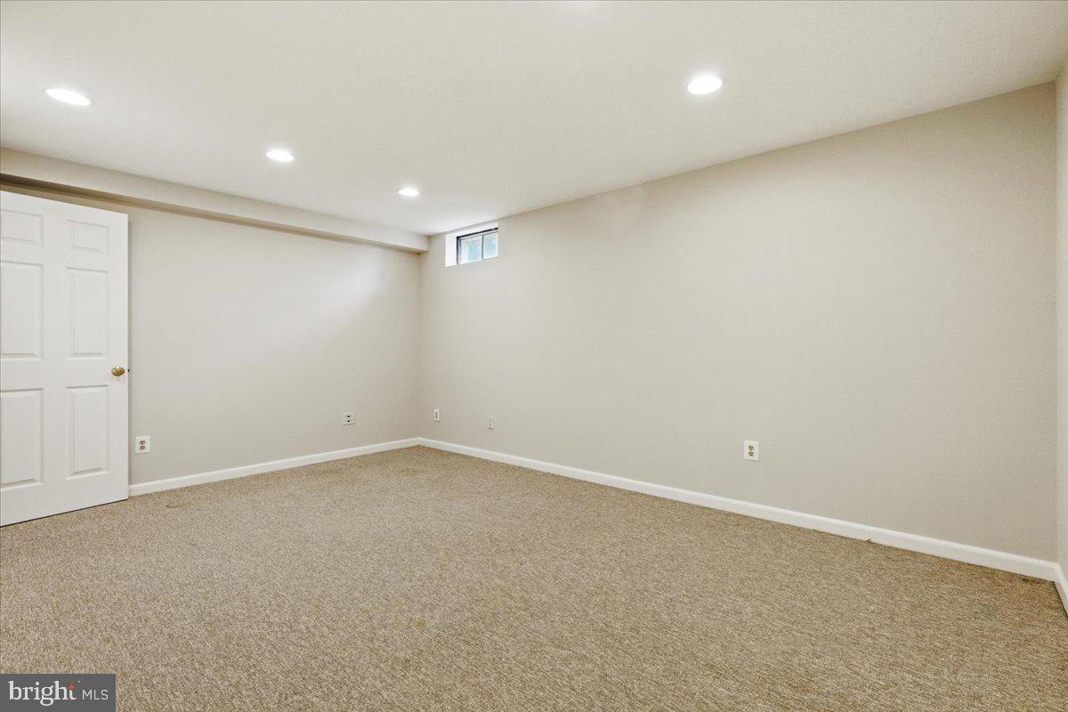1562 KINGSTREAM CIR