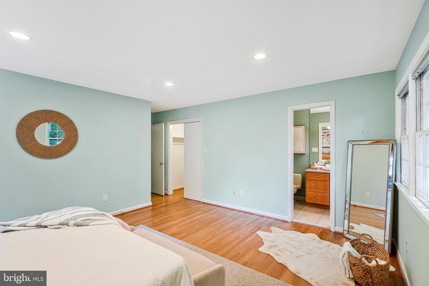 2613 East Meredith Dr