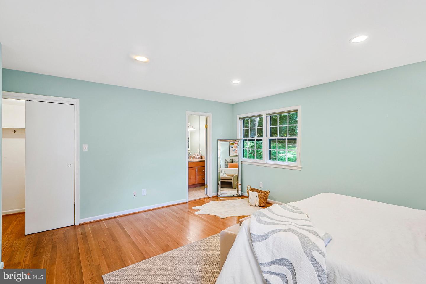 2613 East Meredith Dr