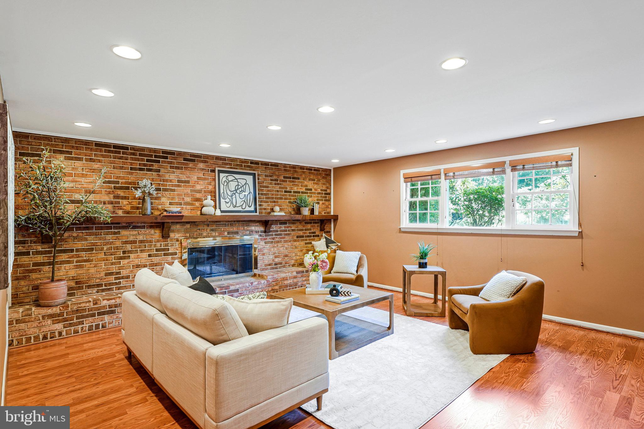 2613 East Meredith Dr