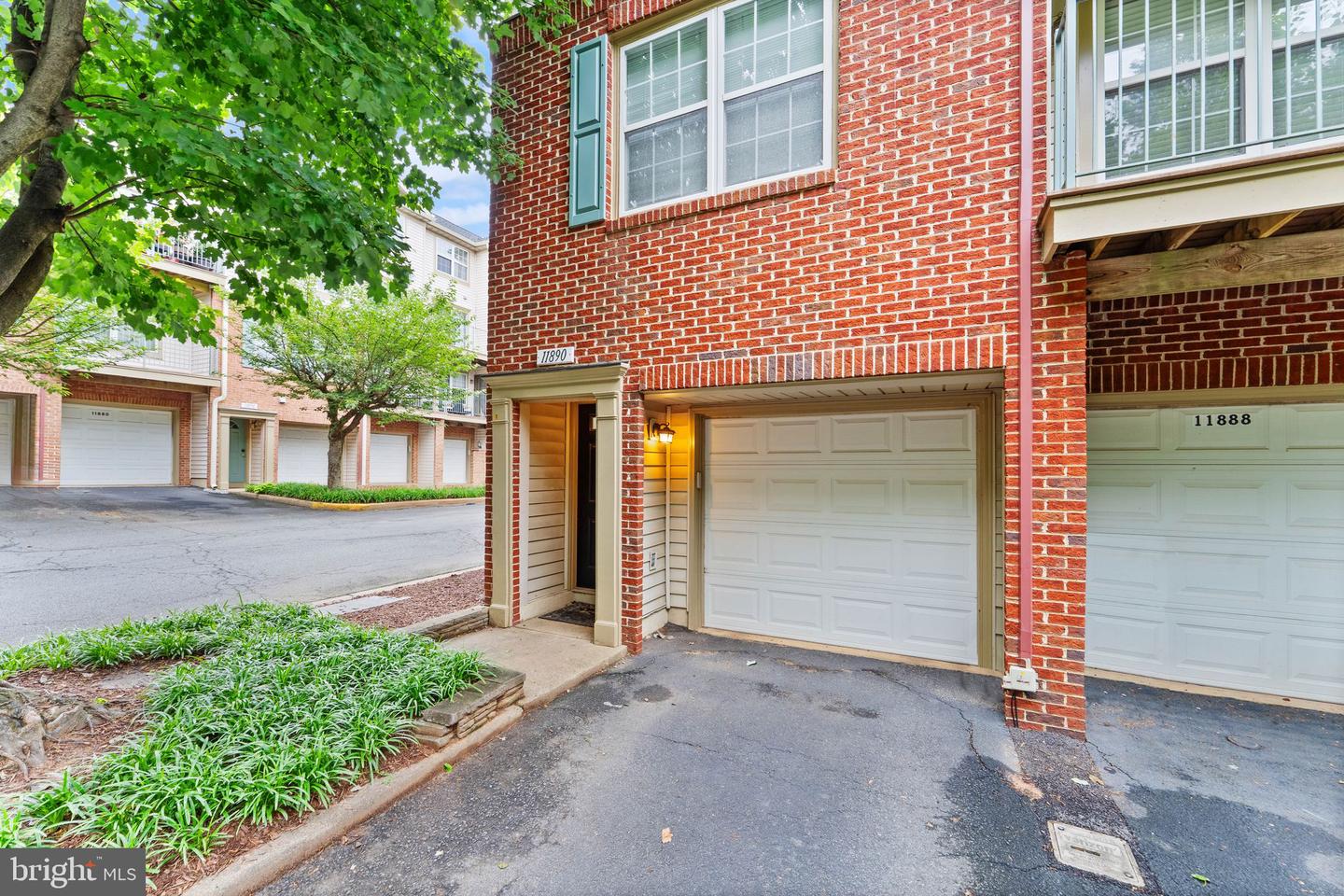 11890 Breton Ct #8b