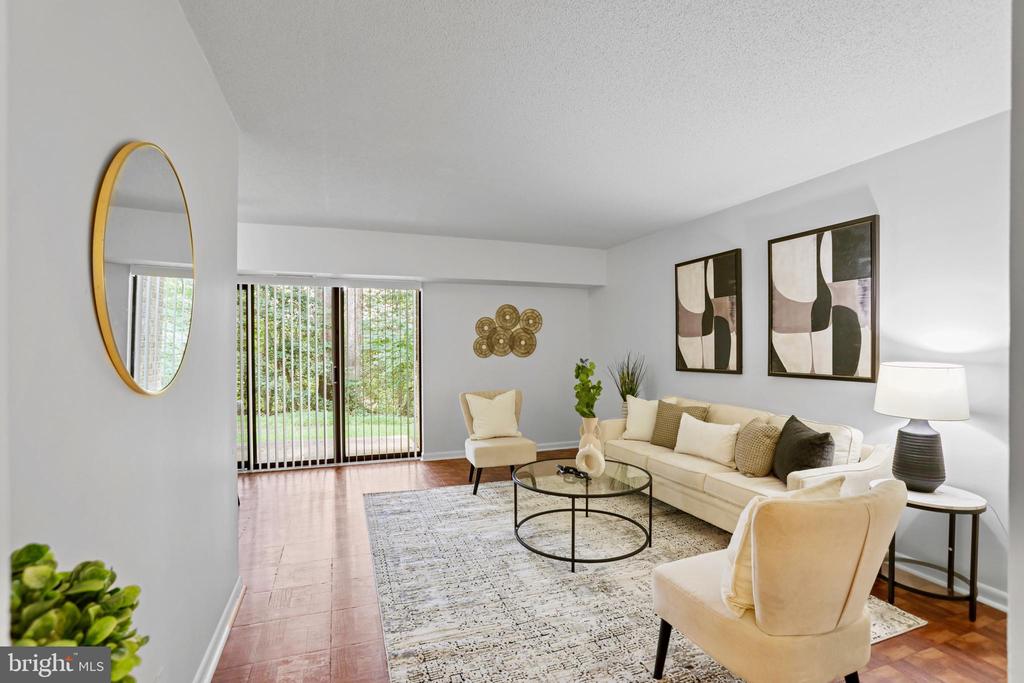 2216 Castle Rock Sq #2b