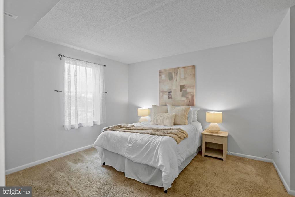 2216 Castle Rock Sq #2b