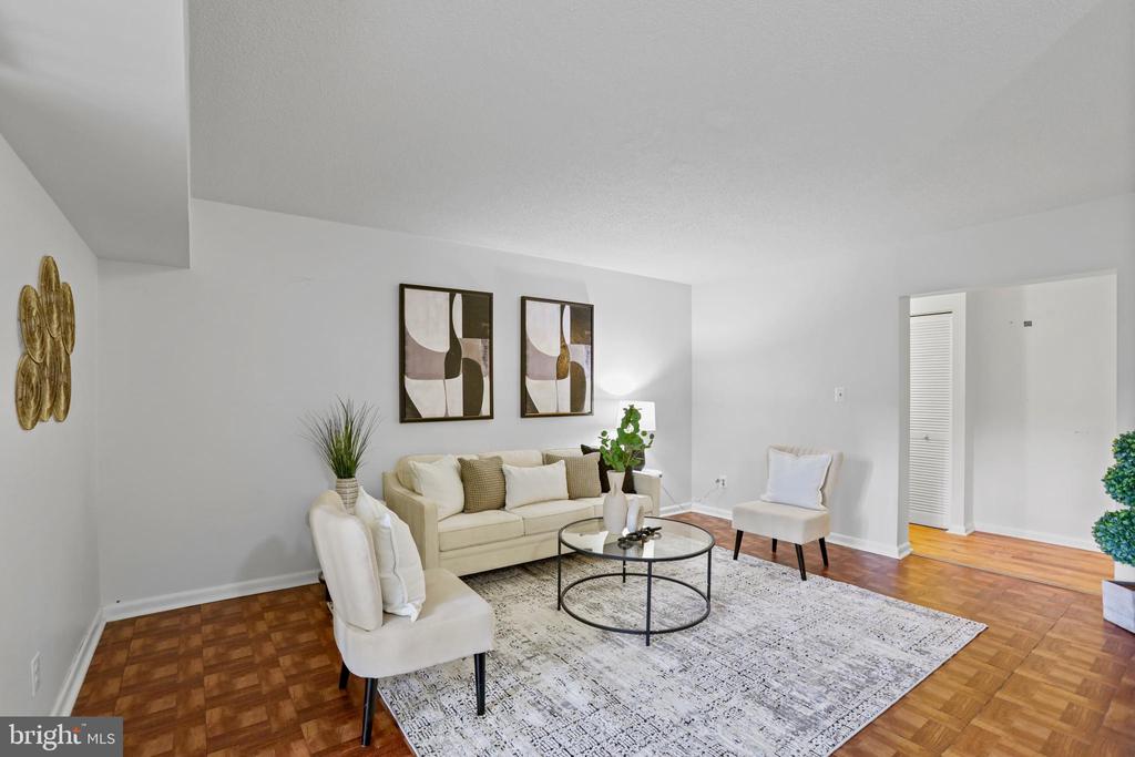 2216 Castle Rock Sq #2b