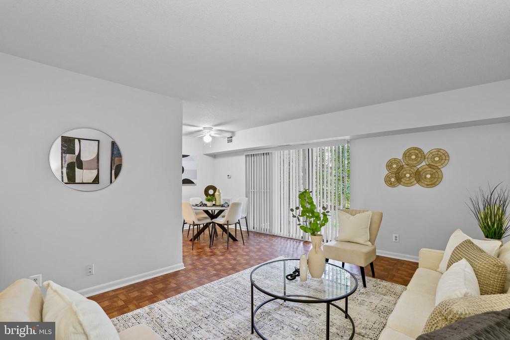 2216 Castle Rock Sq #2b