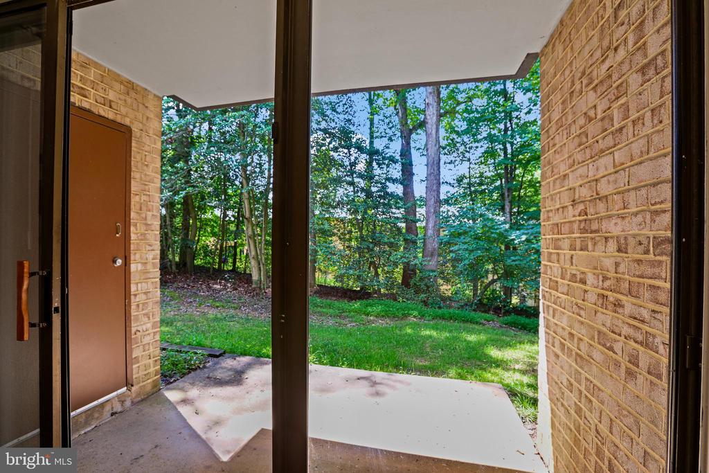 2216 Castle Rock Sq #2b