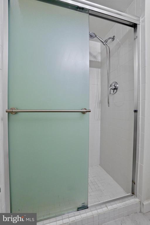 2216 Castle Rock Sq #2b