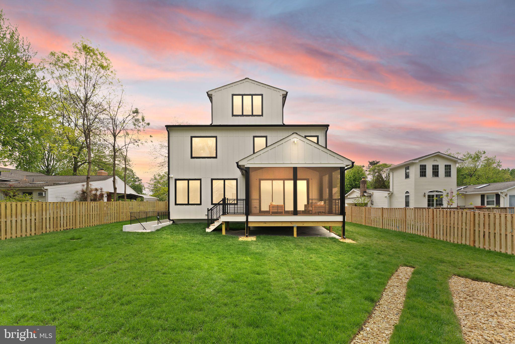 324 Tapawingo Rd SE