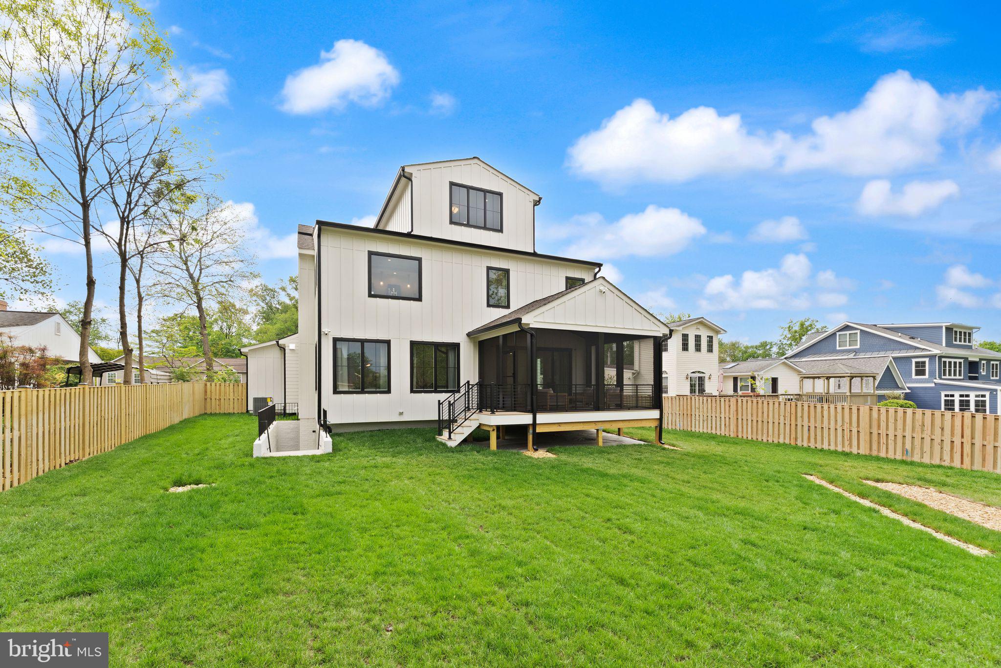 324 Tapawingo Rd SE