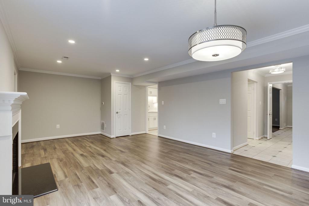 2313 MCGREGOR CT