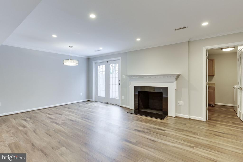 2313 MCGREGOR CT