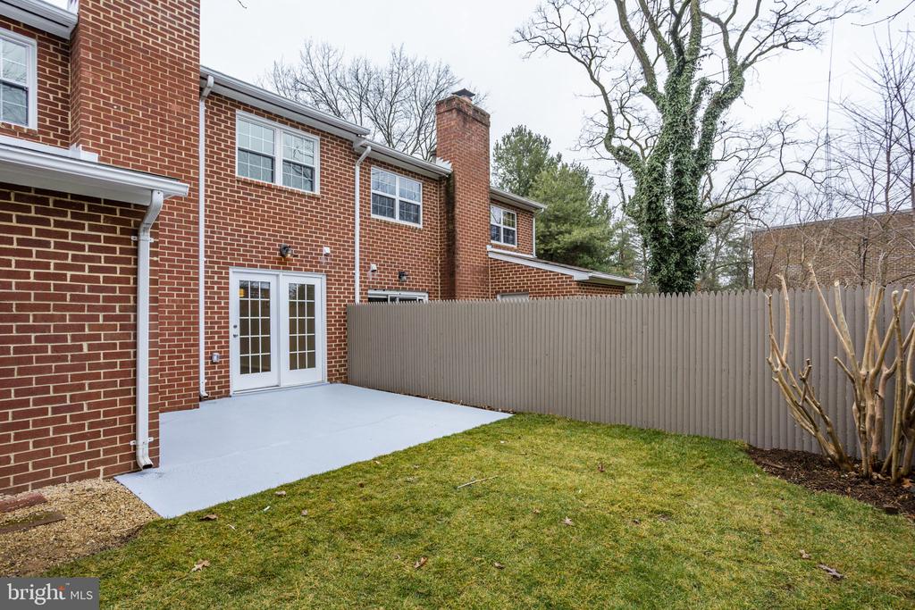 2313 MCGREGOR CT