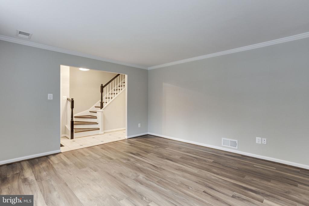 2313 MCGREGOR CT