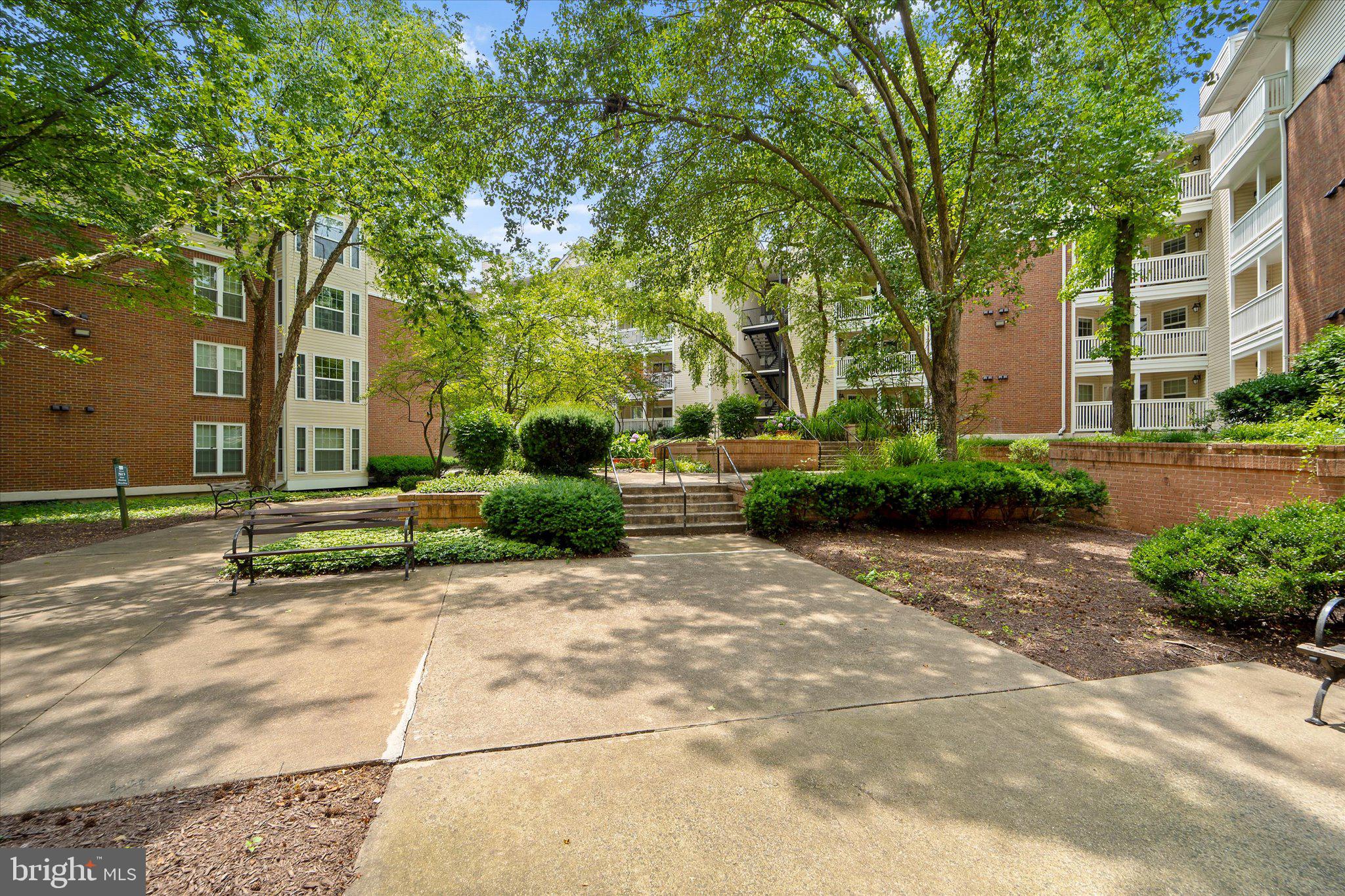 1524 LINCOLN WAY #111