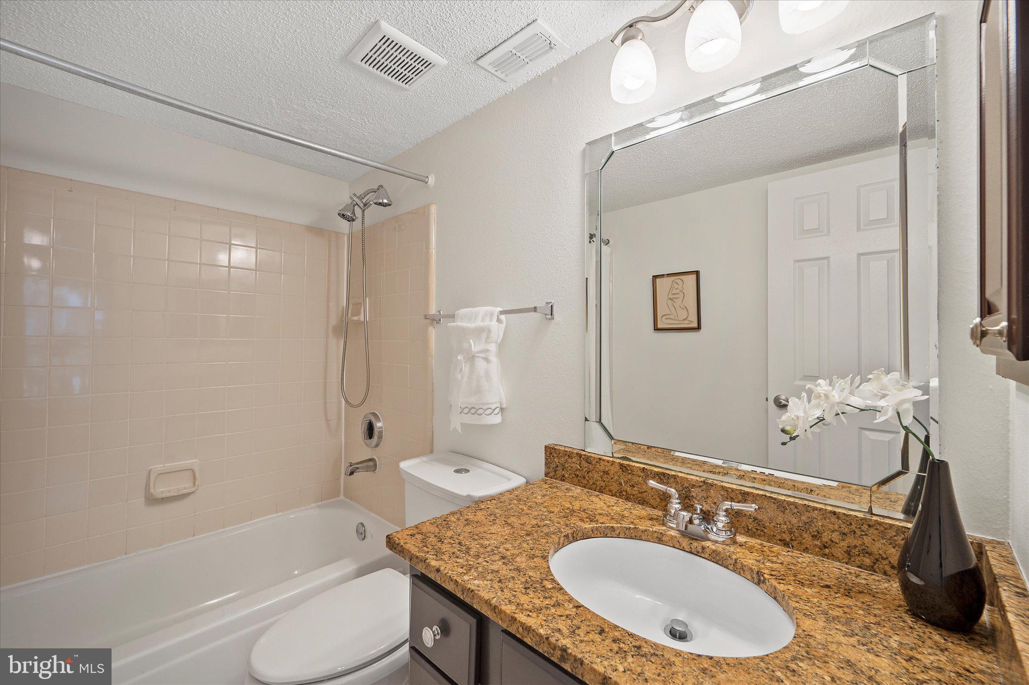 1524 LINCOLN WAY #111