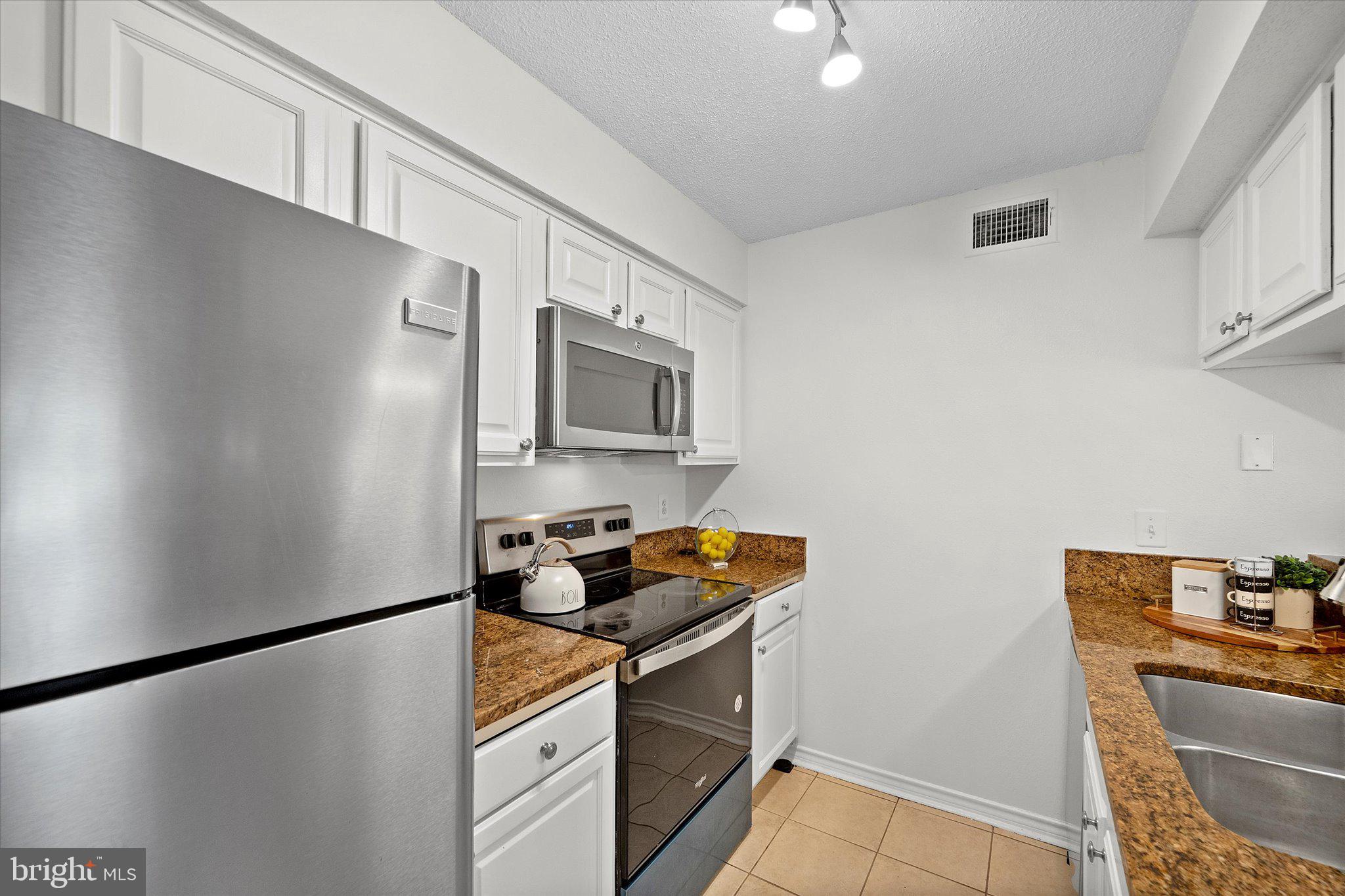 1524 LINCOLN WAY #111