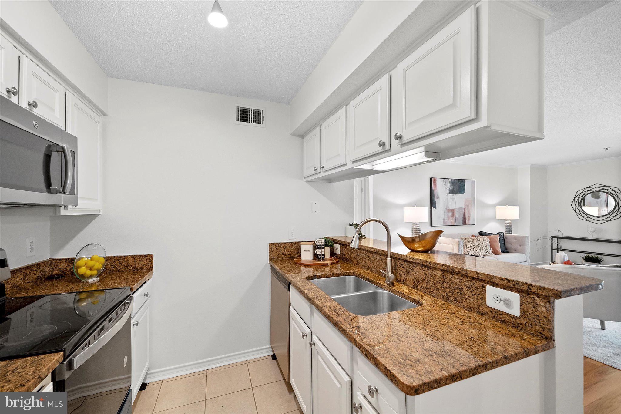 1524 LINCOLN WAY #111