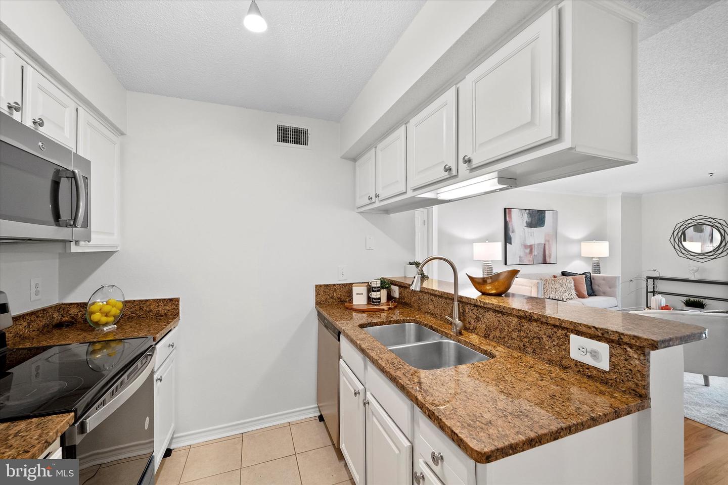 1524 LINCOLN WAY #111