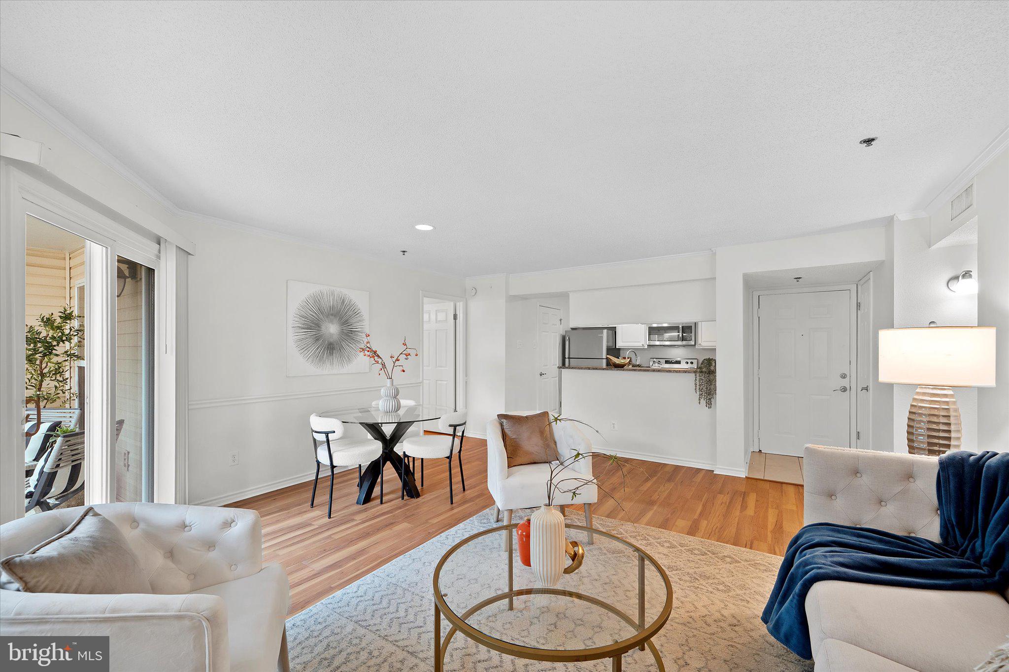 1524 LINCOLN WAY #111