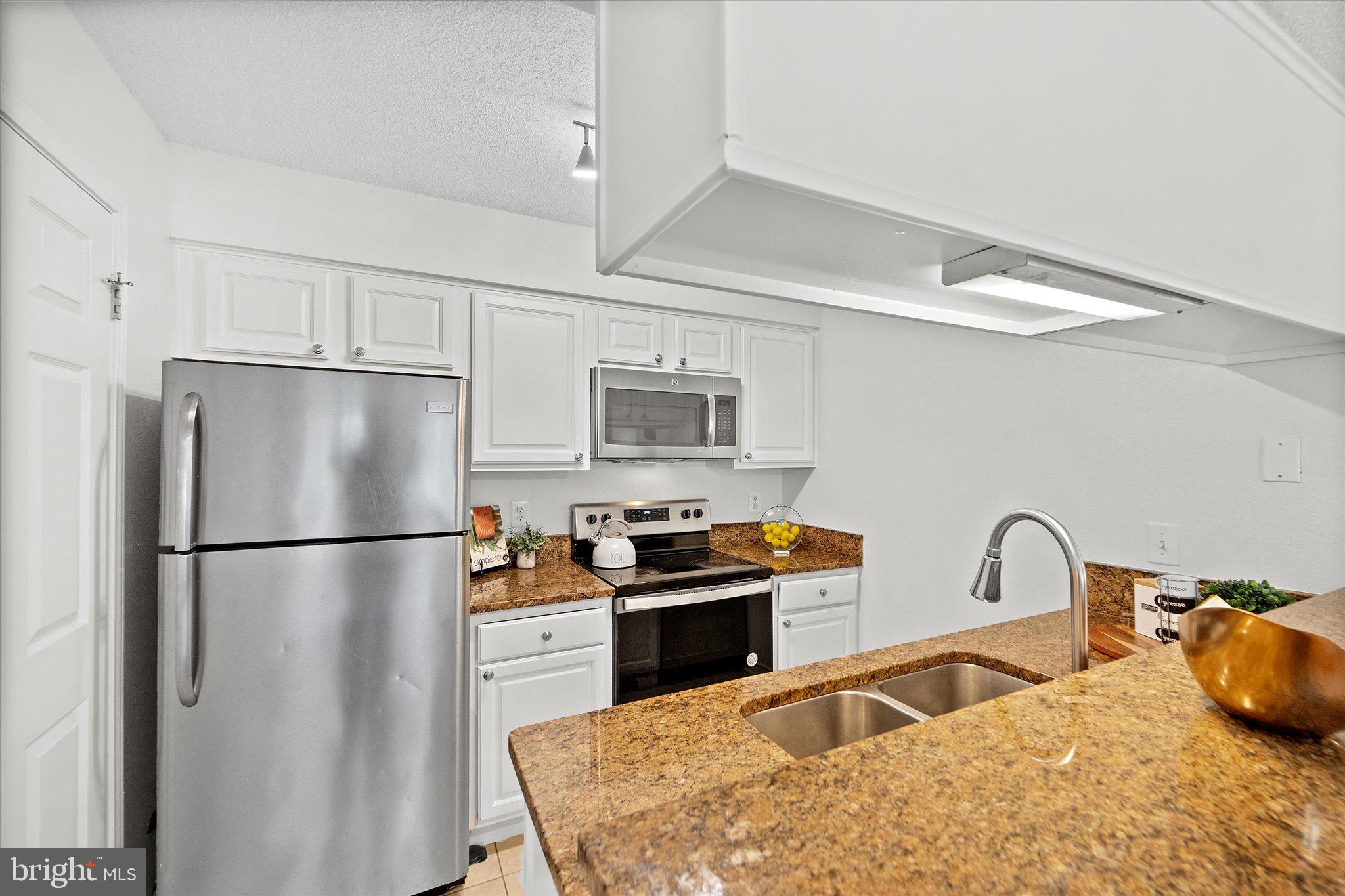 1524 LINCOLN WAY #111