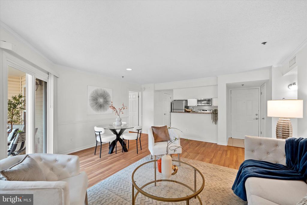 1524 LINCOLN WAY #111