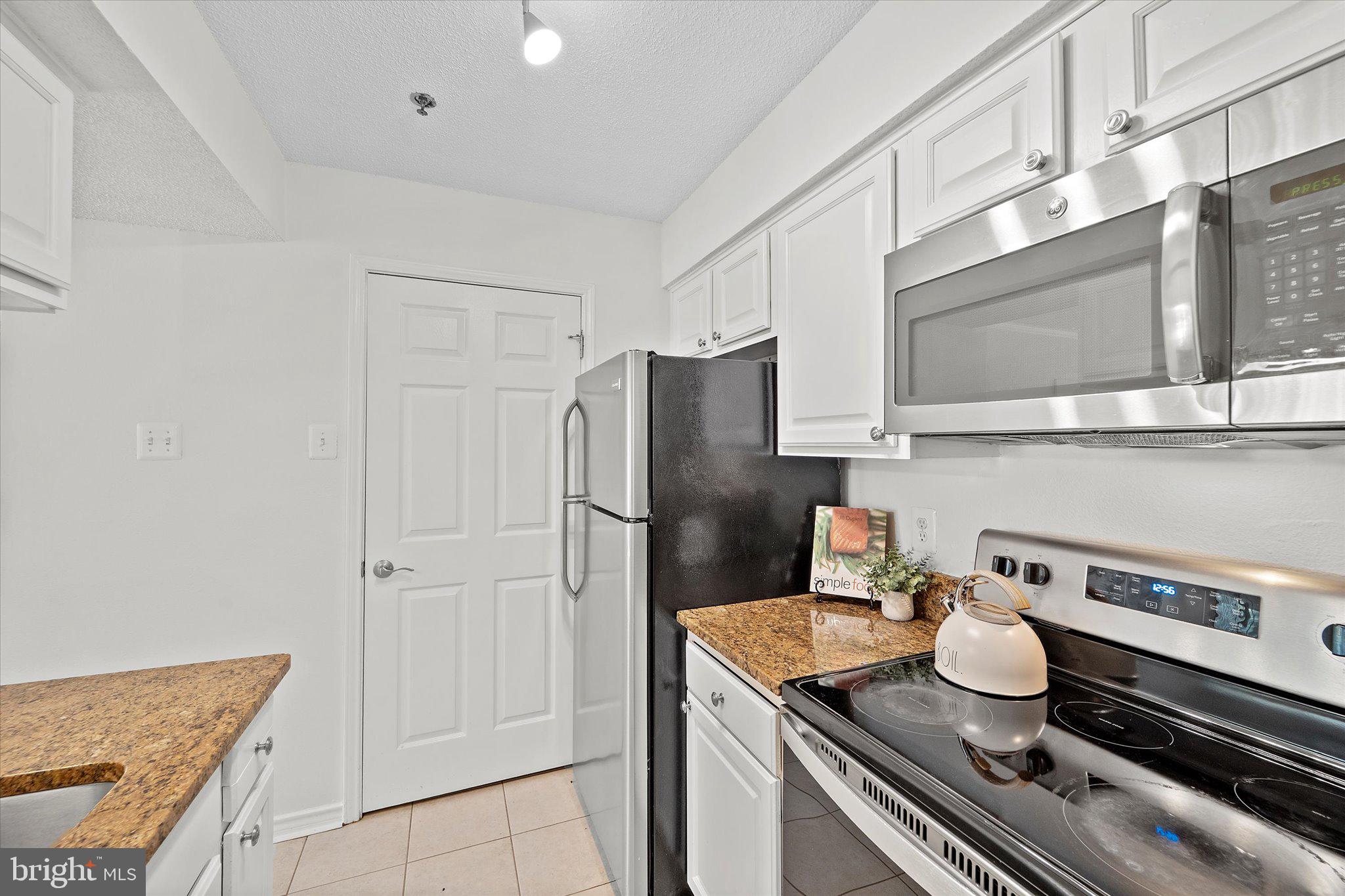 1524 LINCOLN WAY #111