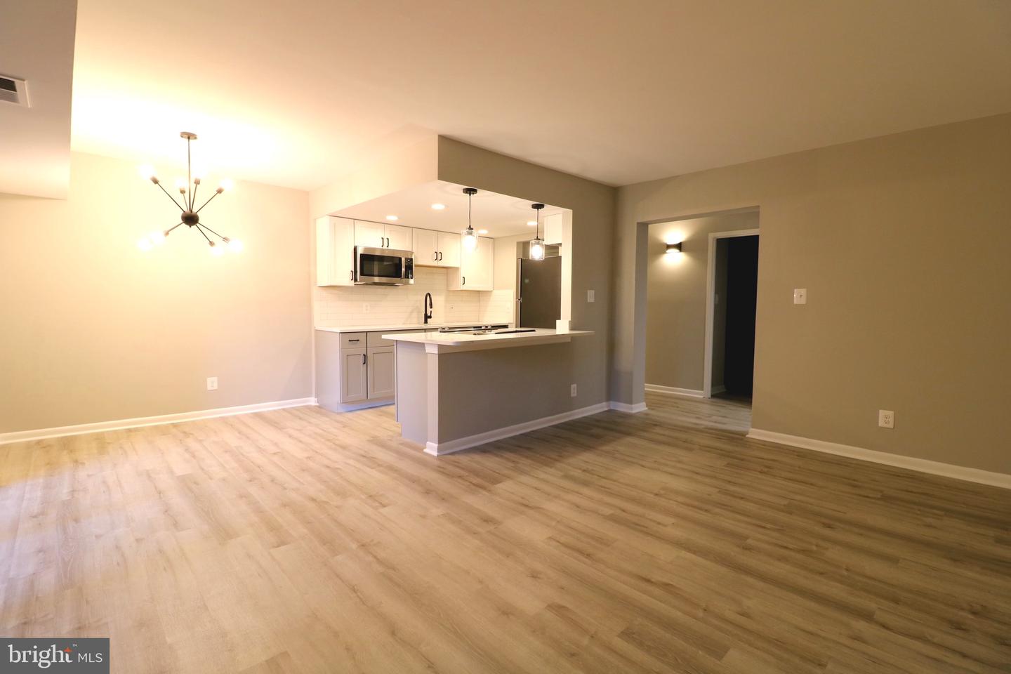 2249 CASTLE ROCK SQ #11C