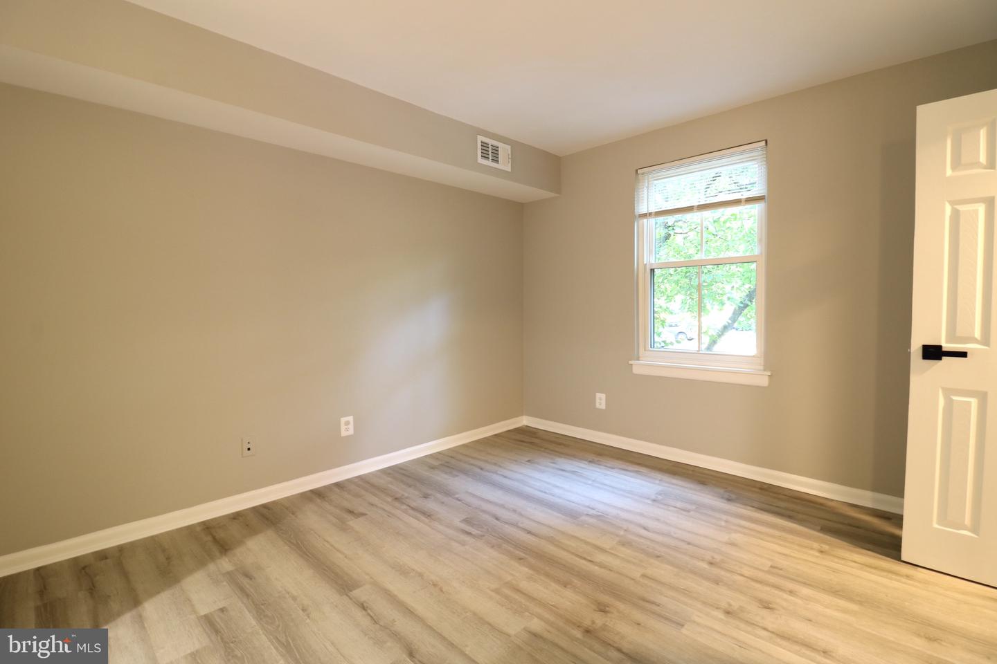 2249 CASTLE ROCK SQ #11C