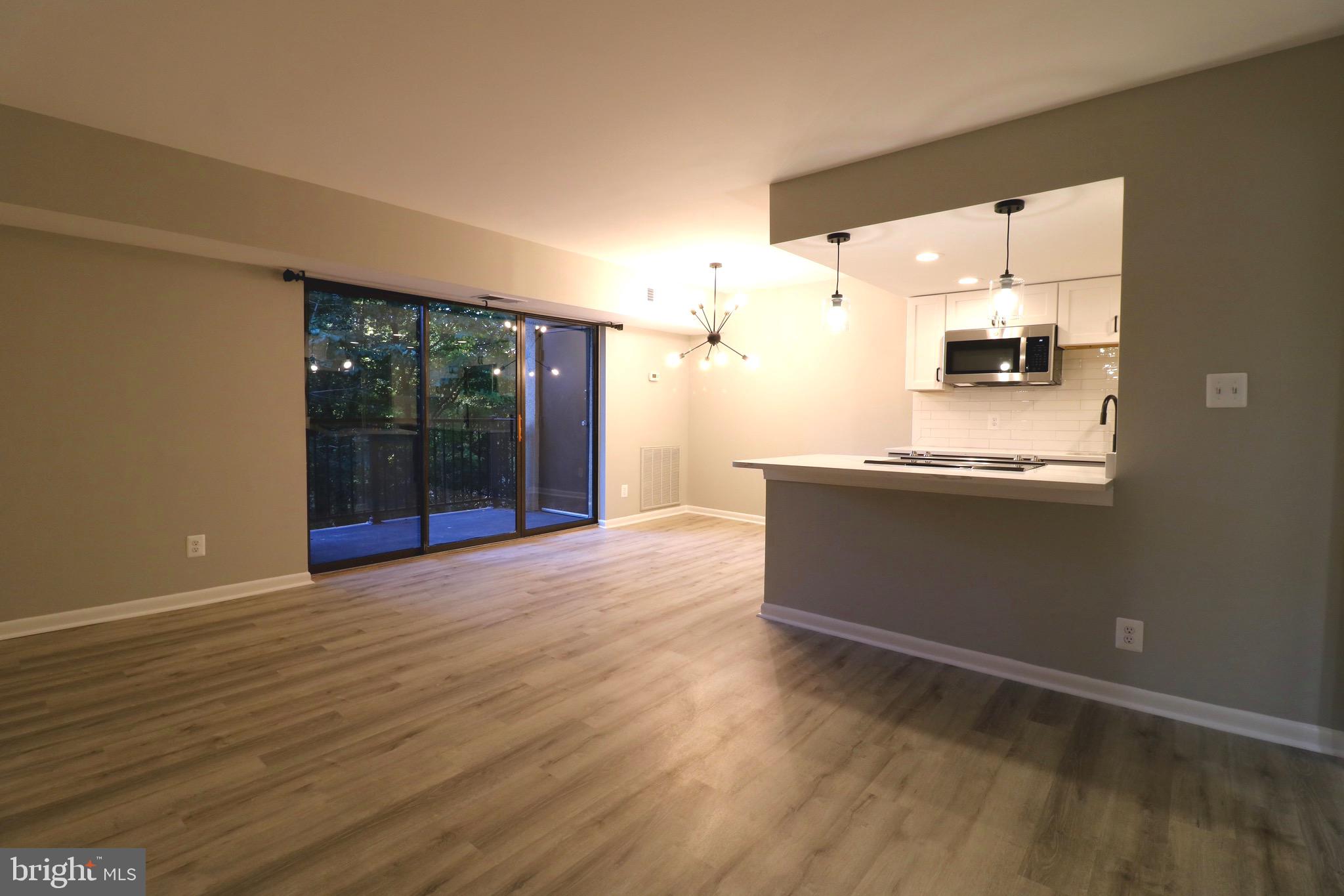 2249 CASTLE ROCK SQ #11C