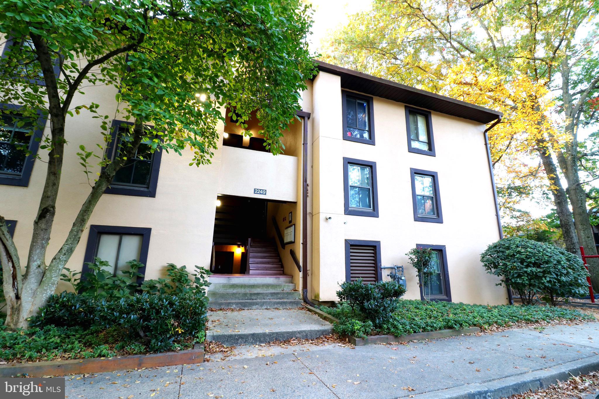 2249 CASTLE ROCK SQ #11C