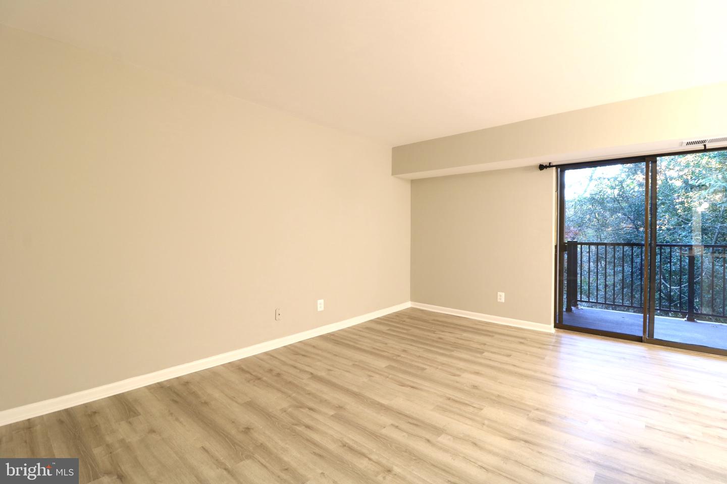 2249 CASTLE ROCK SQ #11C