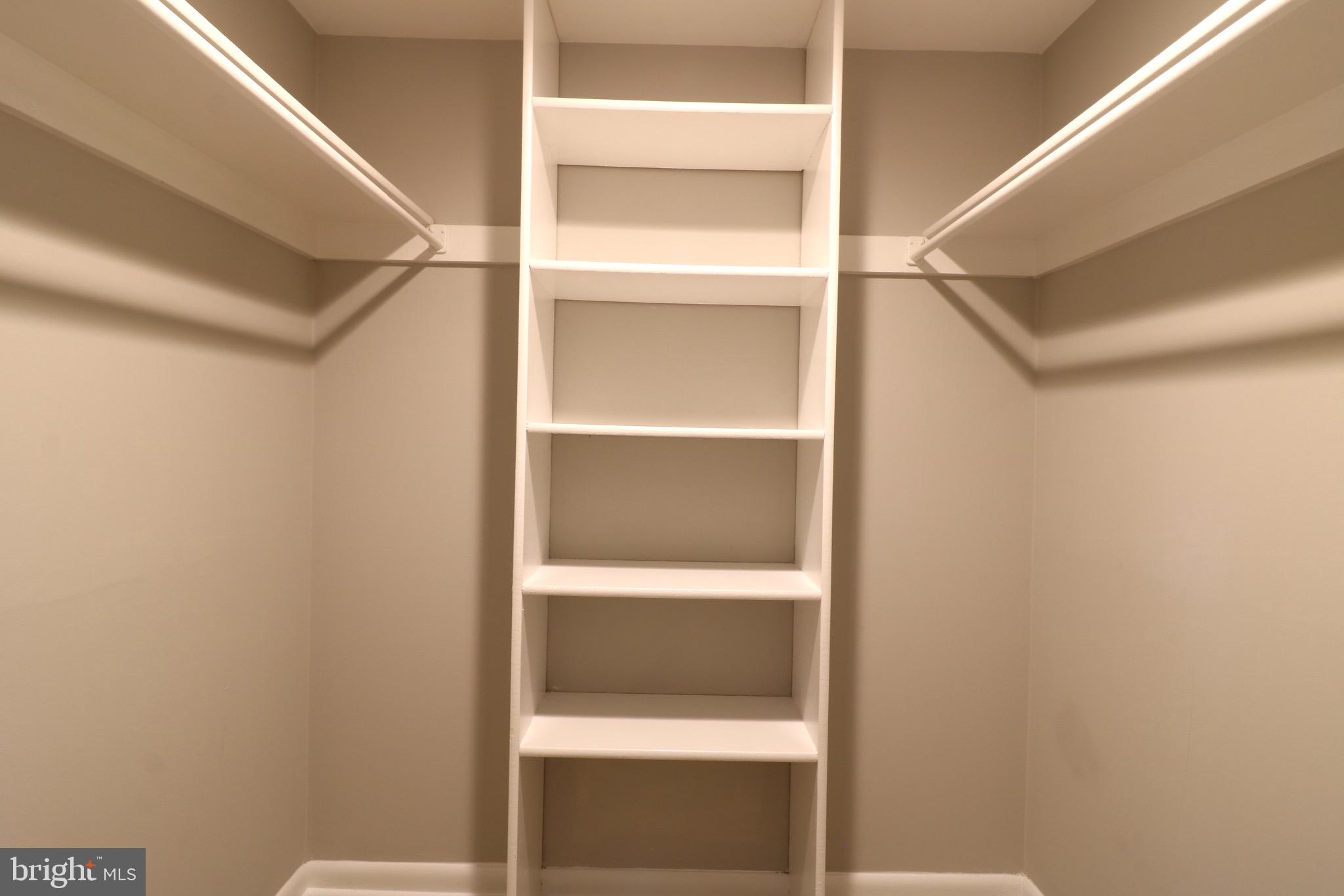 2249 CASTLE ROCK SQ #11C