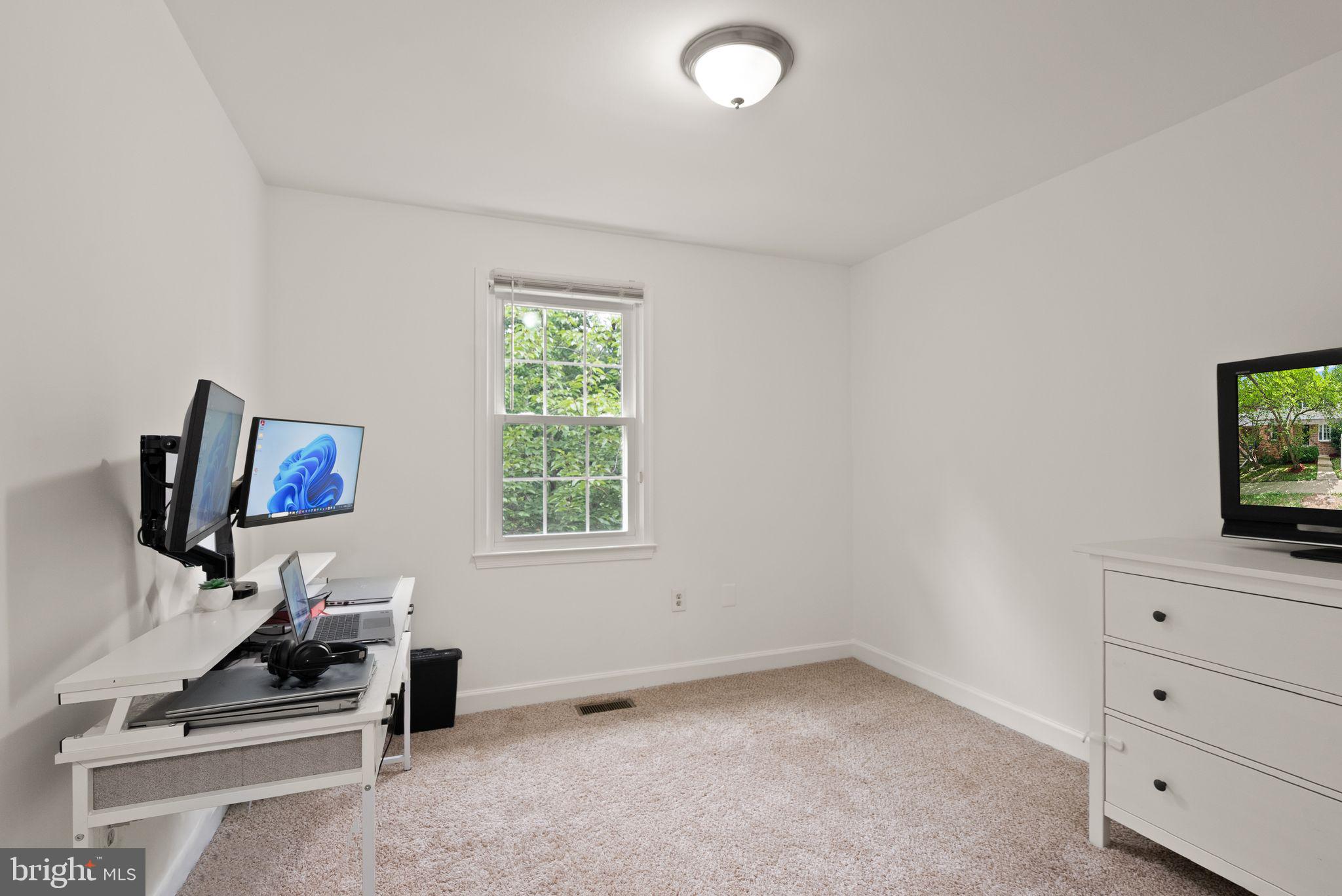 6024 Crown Royal Cir