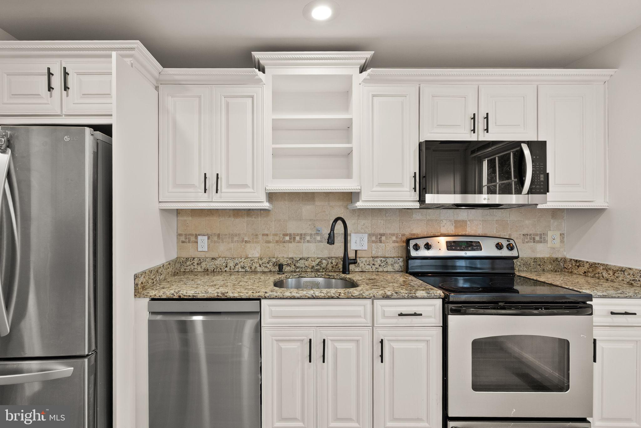 6024 Crown Royal Cir