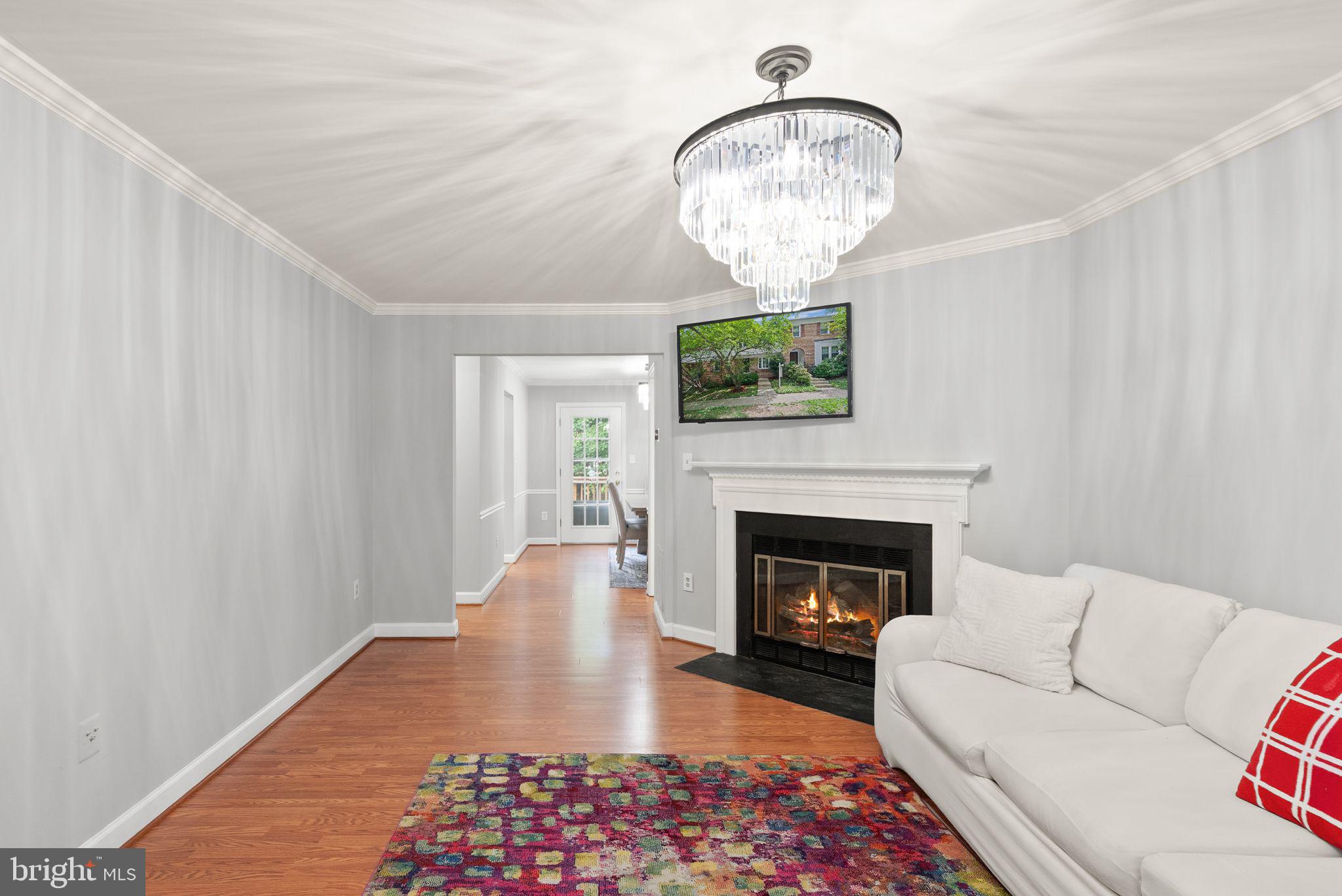 6024 Crown Royal Cir