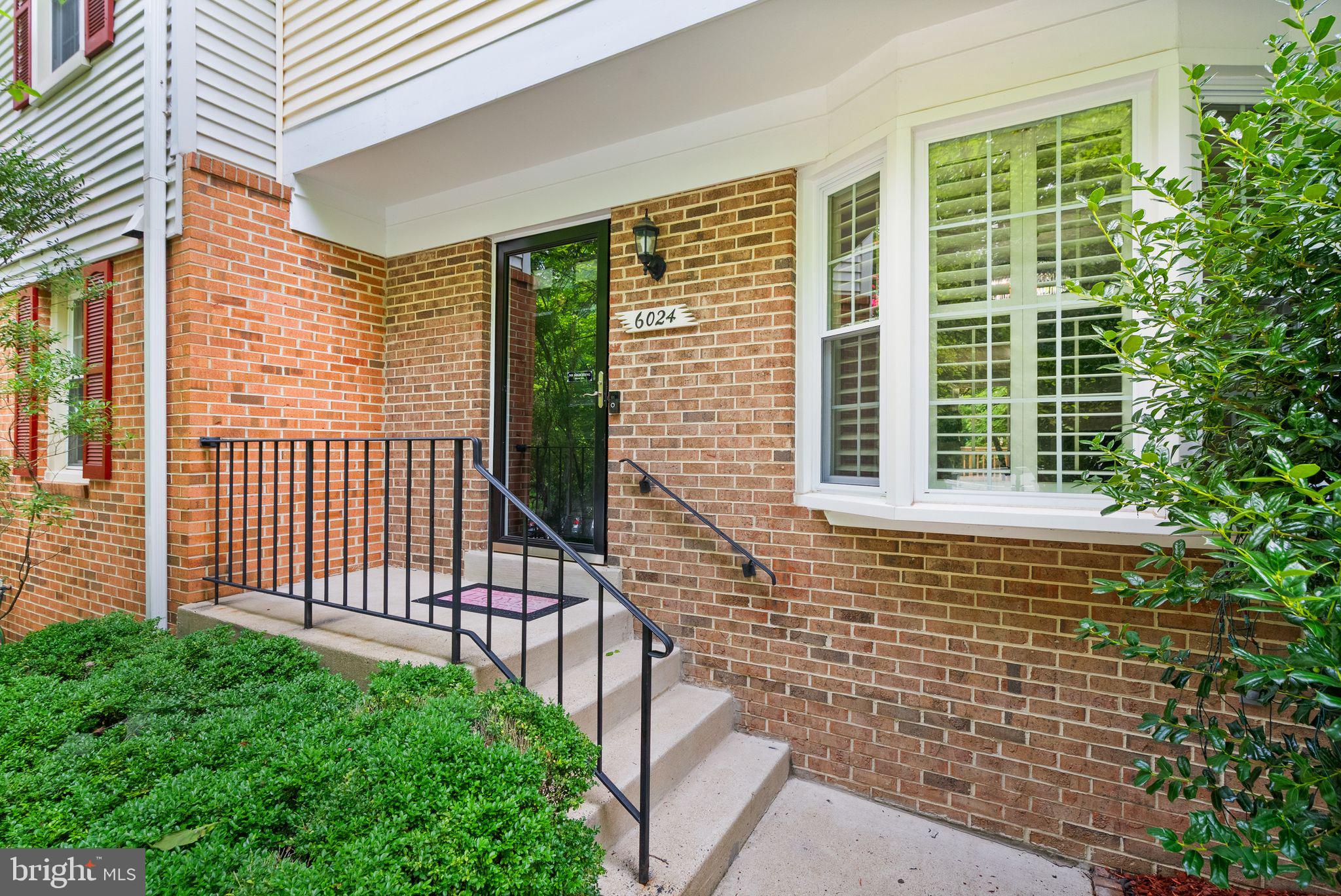 6024 Crown Royal Cir