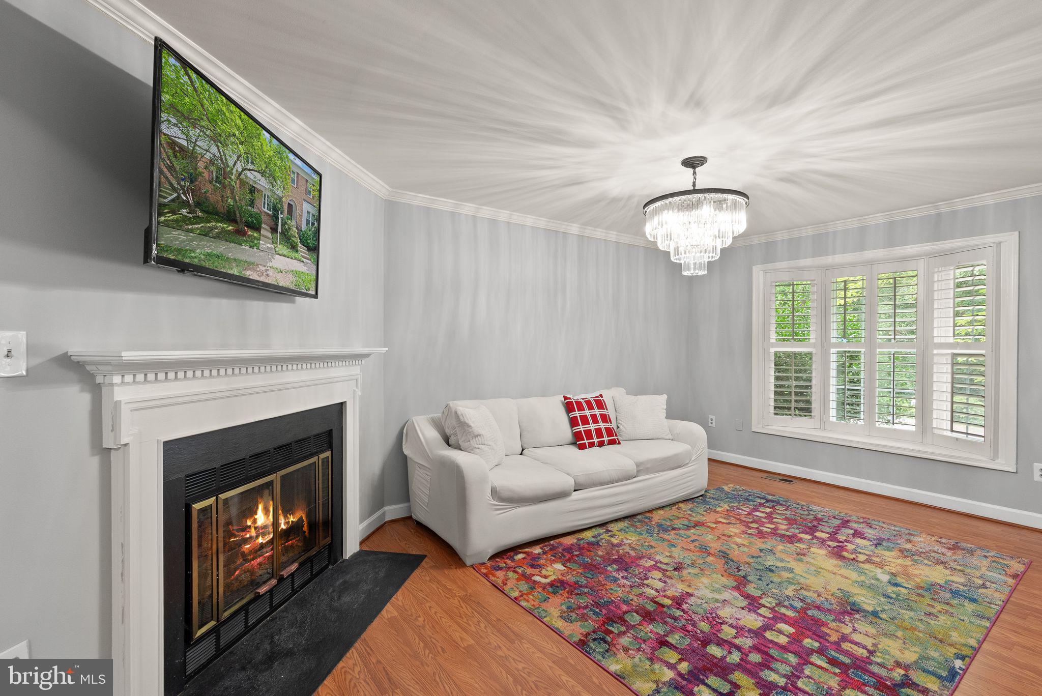 6024 Crown Royal Cir