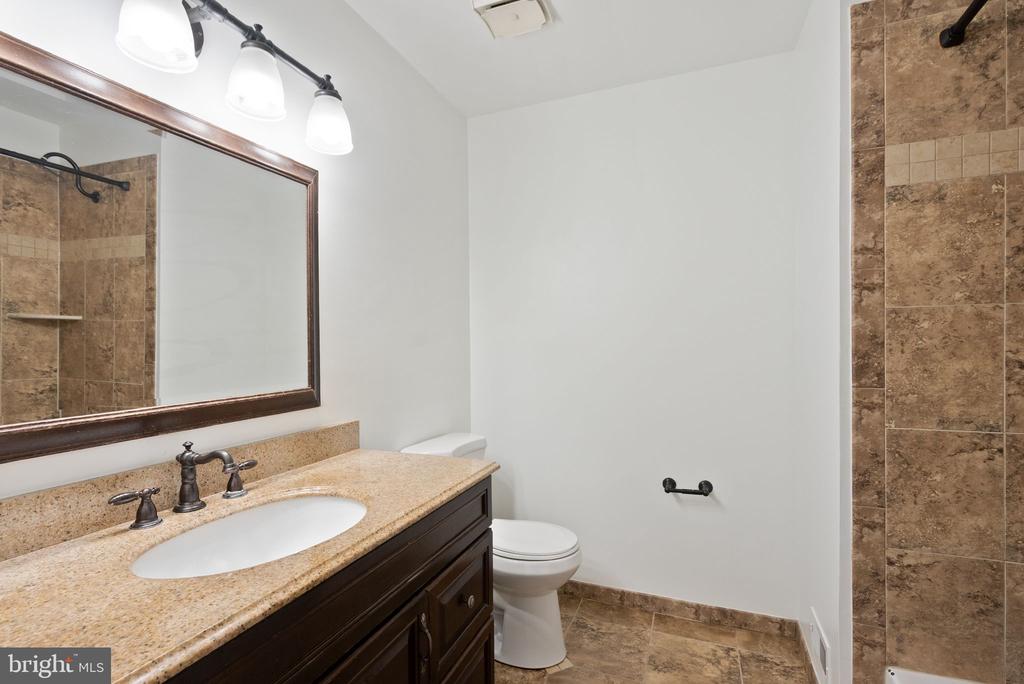 6024 Crown Royal Cir
