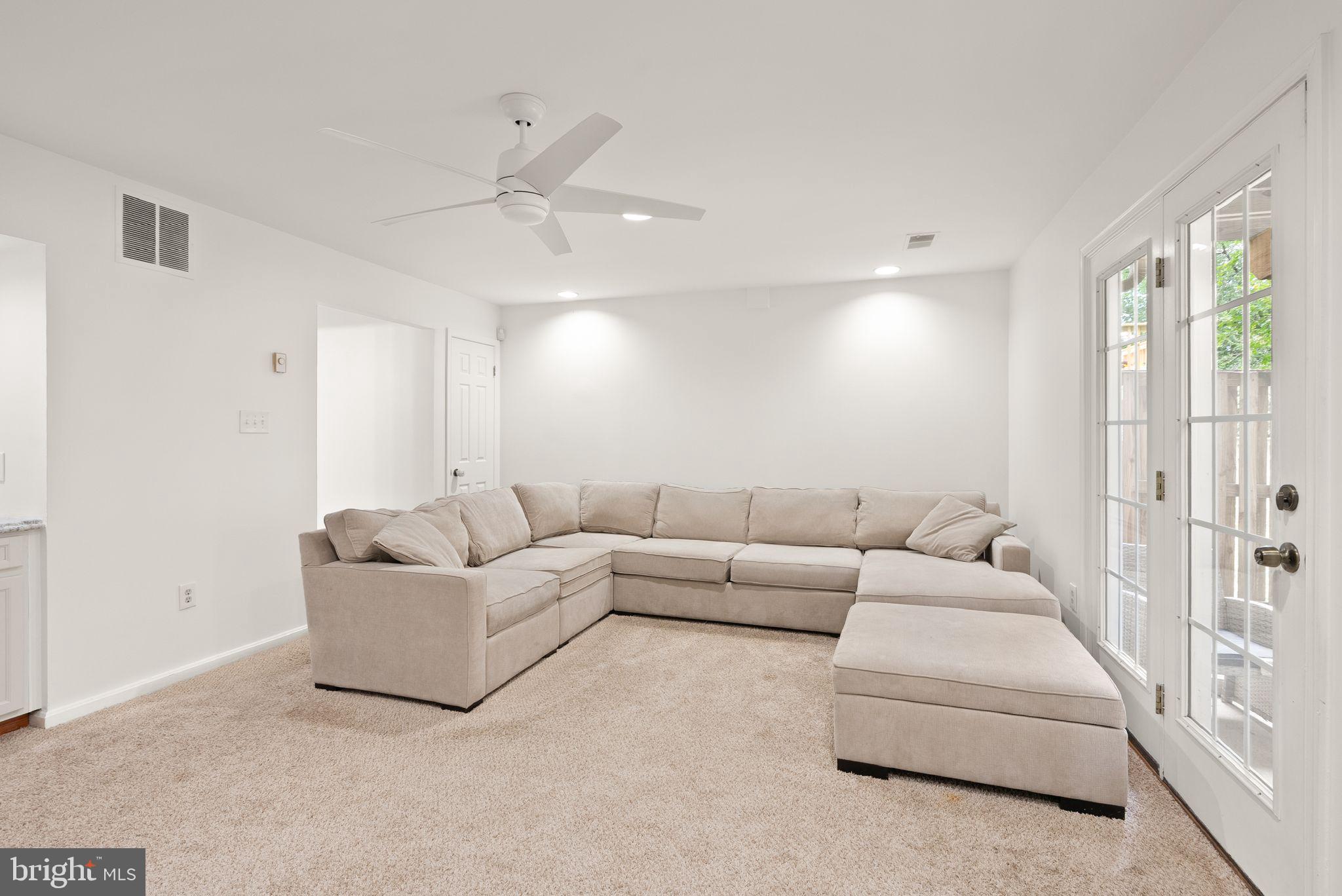 6024 Crown Royal Cir