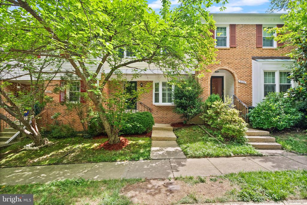 6024 Crown Royal Cir