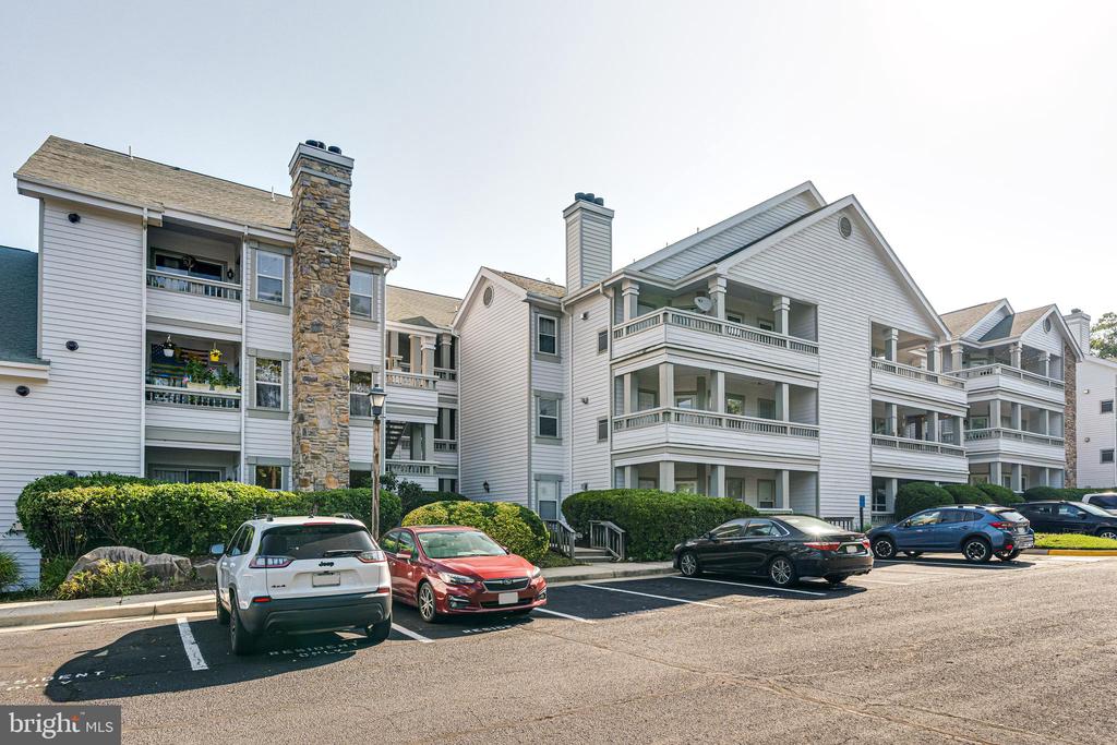 4405 Fair Stone Dr #201