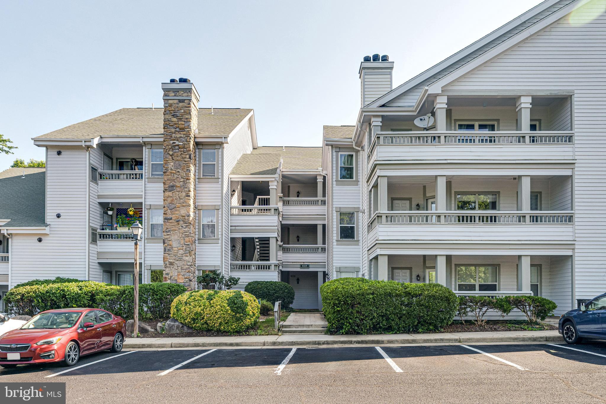 4405 Fair Stone Dr #201