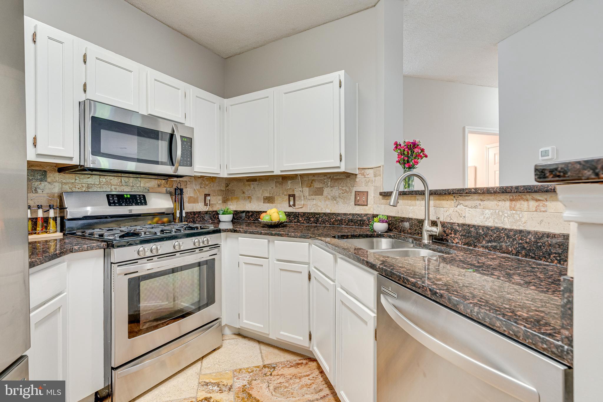 4405 Fair Stone Dr #201