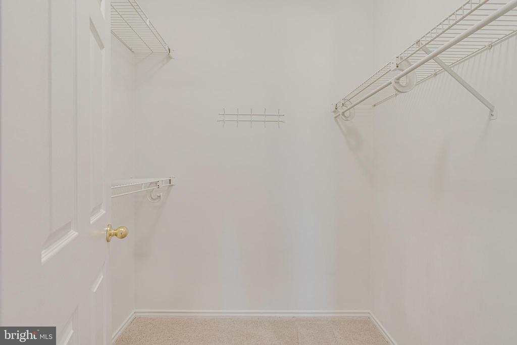 4405 Fair Stone Dr #201