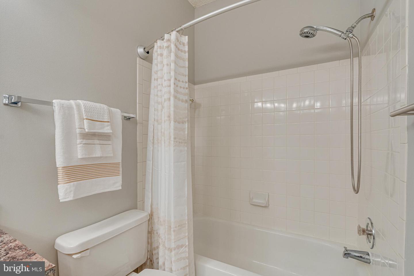 4405 Fair Stone Dr #201