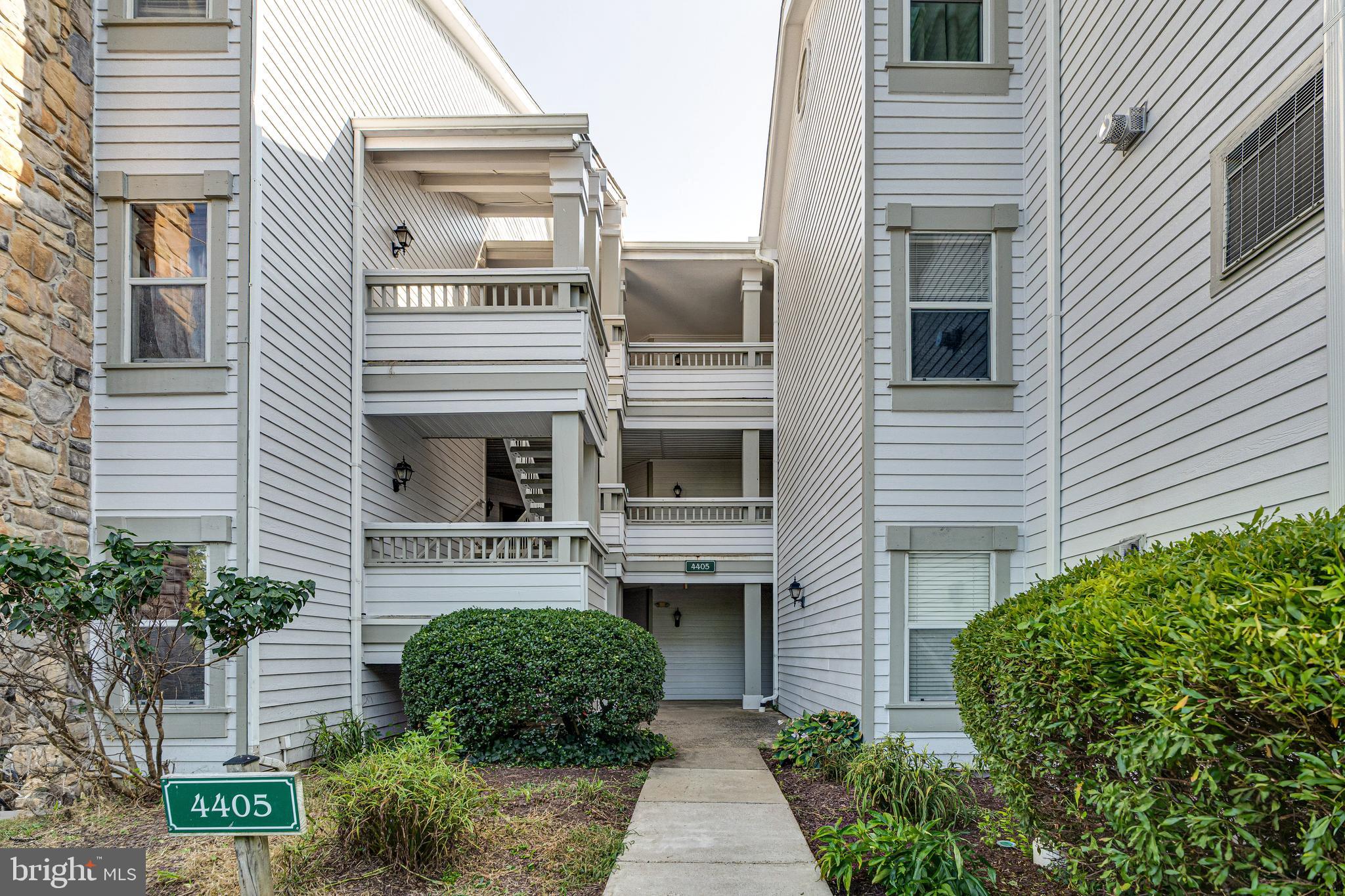 4405 Fair Stone Dr #201