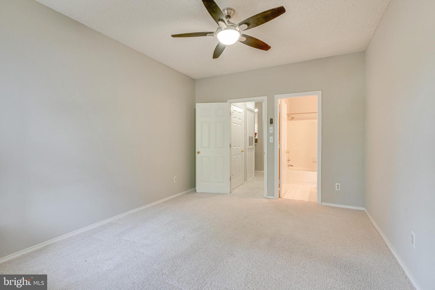 4405 Fair Stone Dr #201