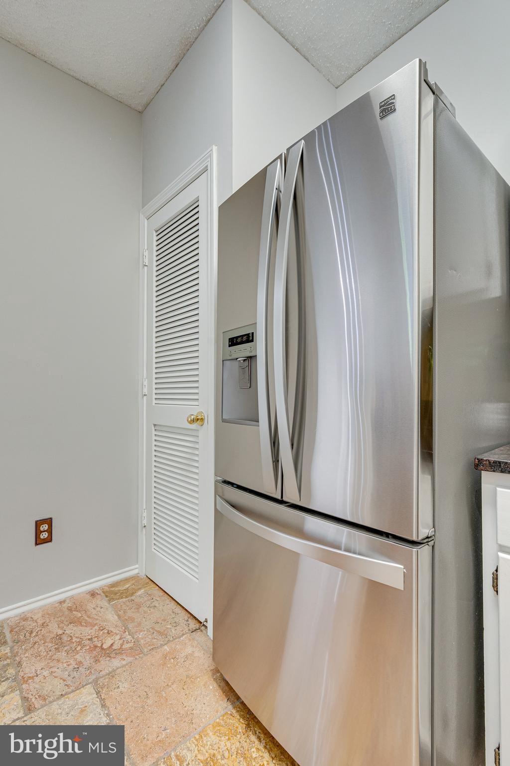 4405 Fair Stone Dr #201