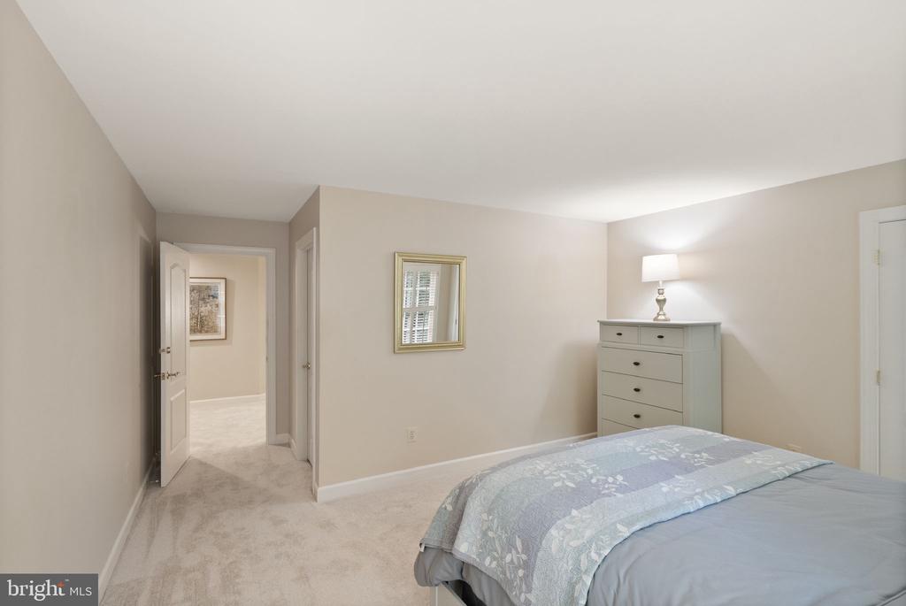 1108 Arboroak Pl