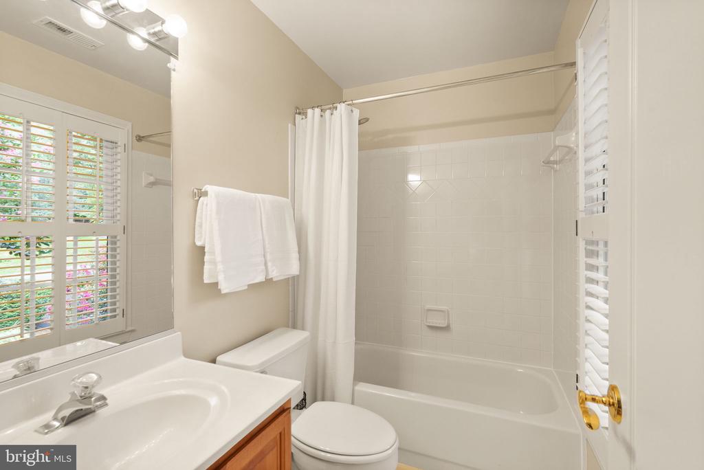 1108 Arboroak Pl
